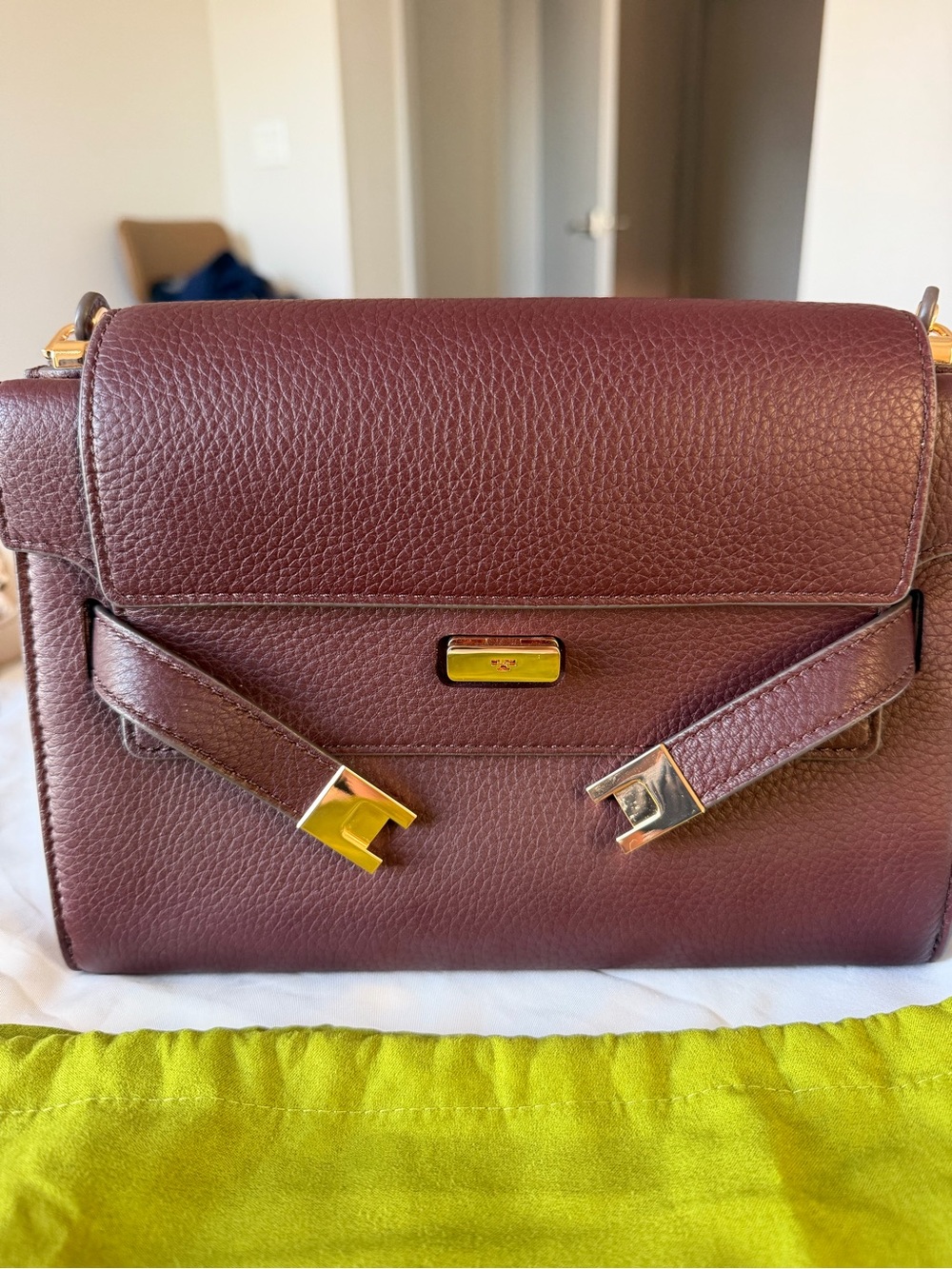 Tory Burch Leather shoulder bag/Crossbody Bag in Burgundy with Gold Hardware